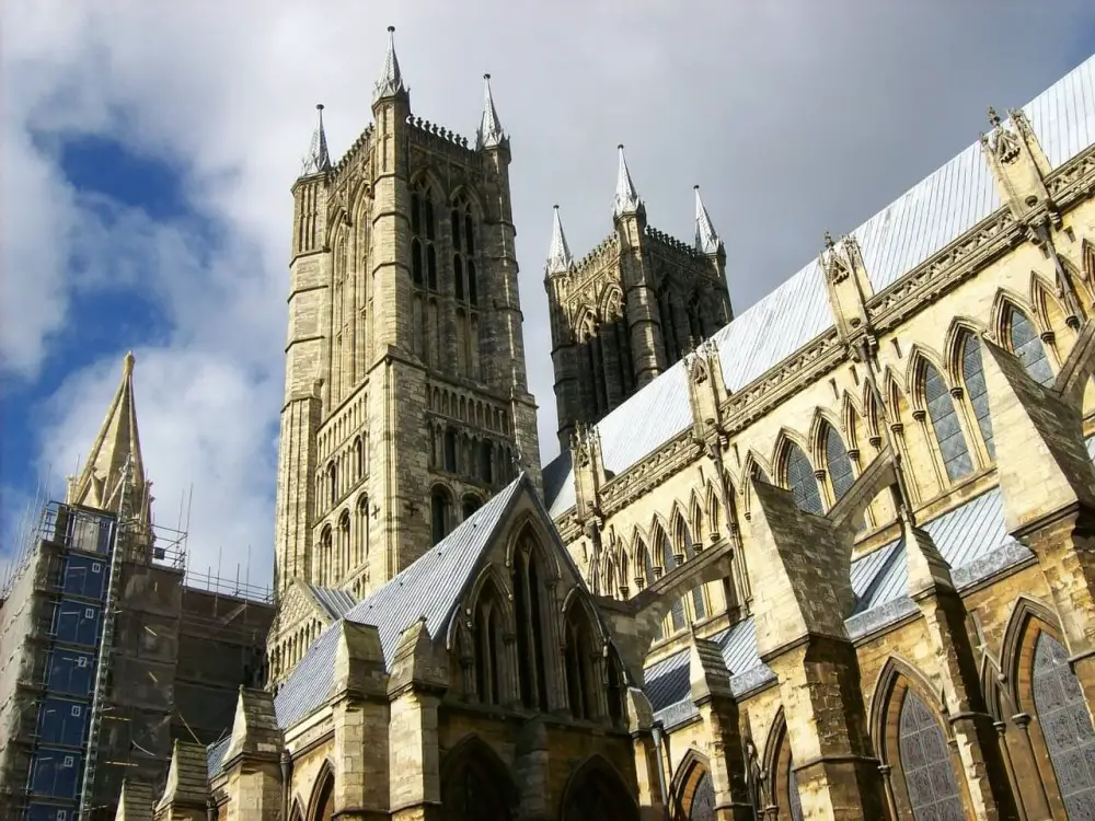 lincoln-cathedral-from-ground-level
