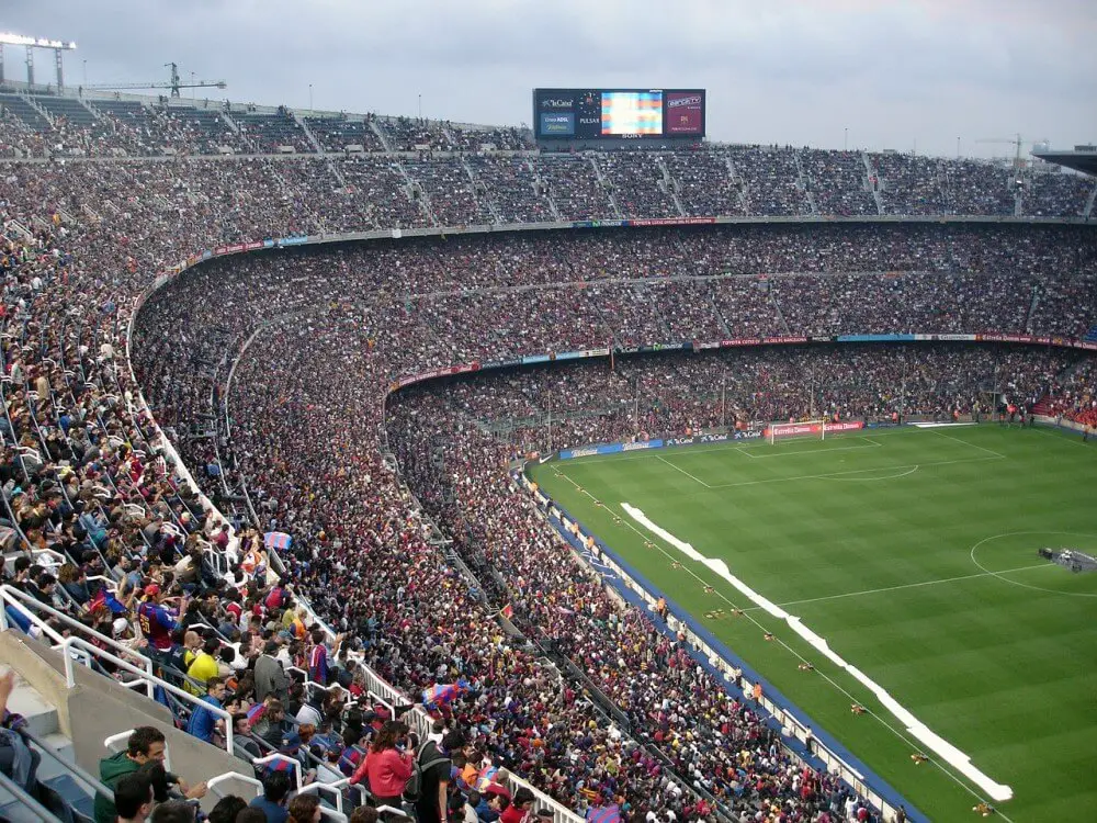 nou-camp-interior-with-full-crowd