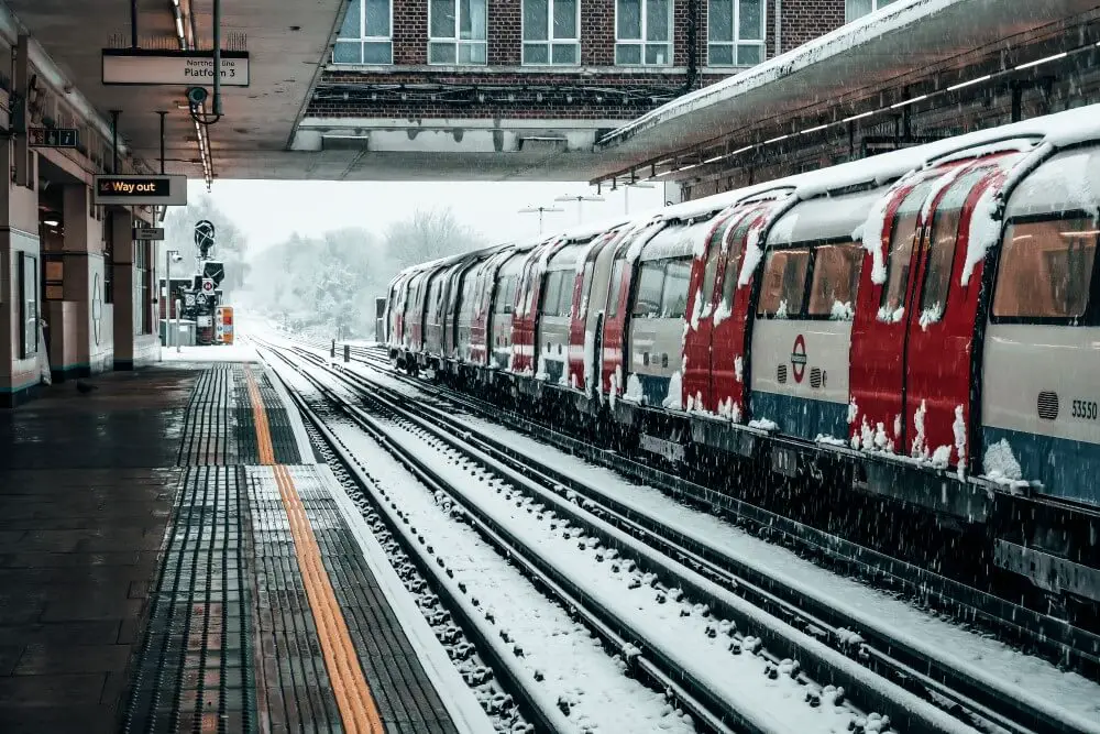 london-tube-train-in-snow