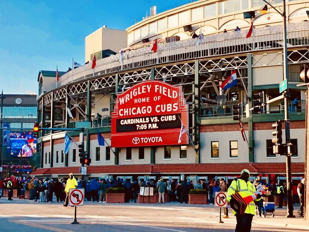 wrigley-field-exterior