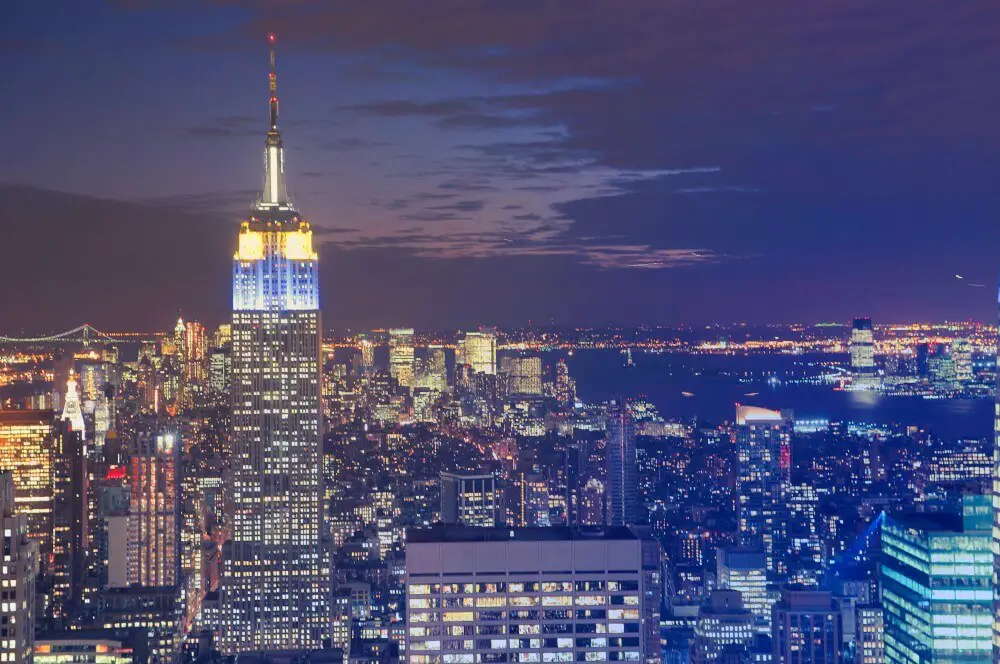 empire-state-building-lit-up-at-night