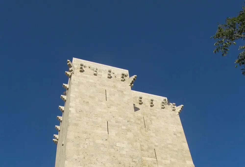 torre dell-elefante exterior